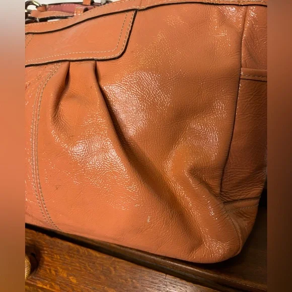 Coach 2011 Peach Patent Leather East-West Tote - Picture 4 of 16